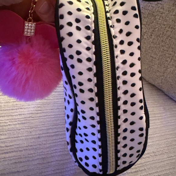 Betsey Johnson Makeup/Travel bag with cute charm 9x7 - Picture 4 of 9